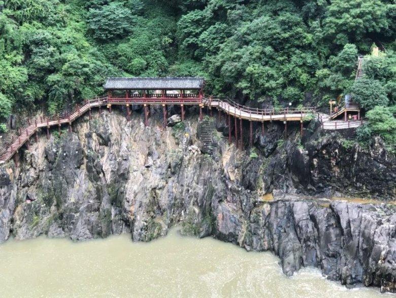 孤岛危机2